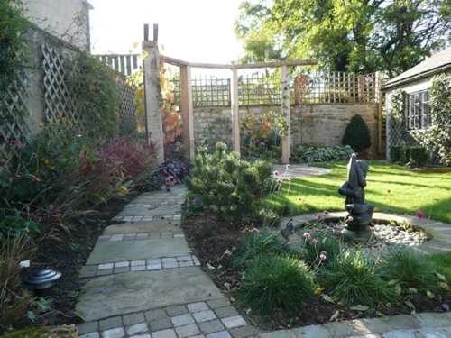Courtyard Garden in Wetherby